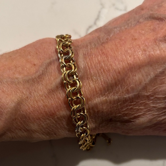 Vintage Monet Gold Chain Bracelet - Picture 3 of 3